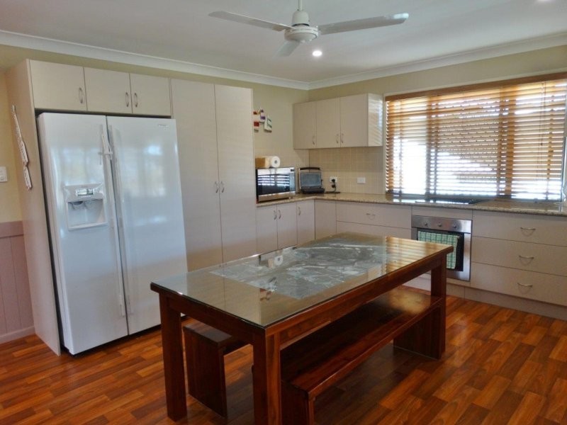 4 Pangola Street, Winfield QLD 4670