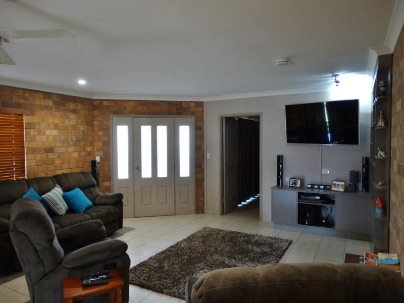 3 Island View Drive, Winfield QLD 4670