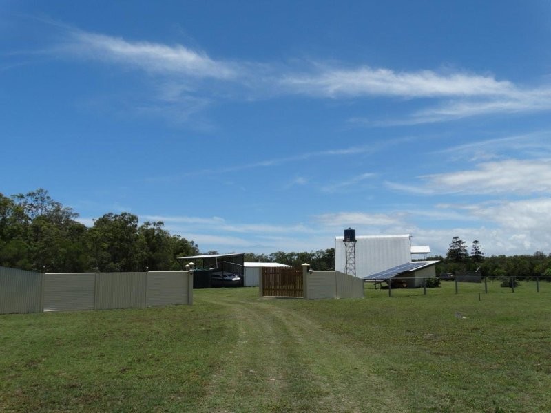 700 Fernfield Road, Deepwater QLD 4674