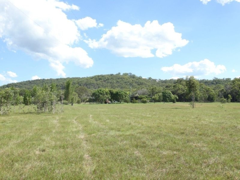 419 Matchbox Road, Deepwater QLD 4674