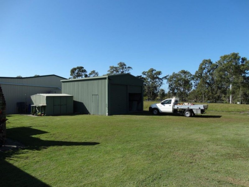 2 Pangola Street, Winfield QLD 4670