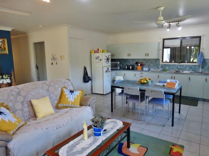 2 Pangola Street, Winfield QLD 4670