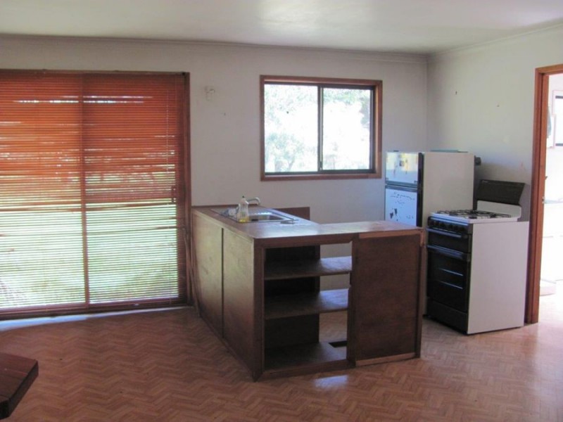 296 Lindy Drive, Rules Beach QLD 4674