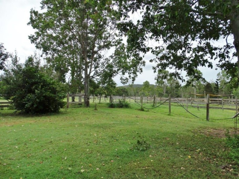 12 Kirchner Road, Oyster Creek QLD 4674