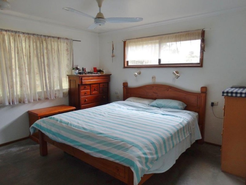 12 Kirchner Road, Oyster Creek QLD 4674