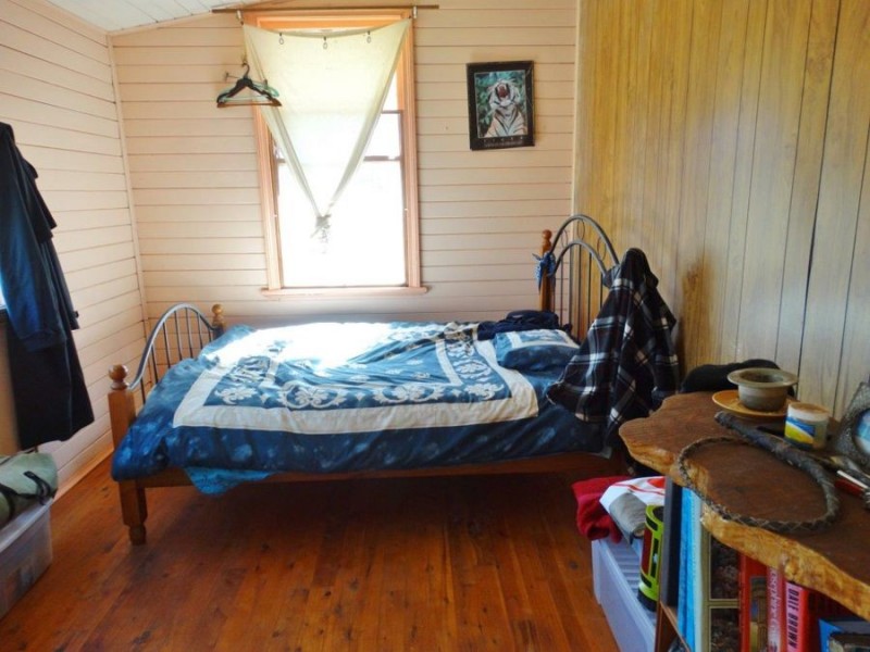 1283 John Clifford Way, Lowmead QLD 4676