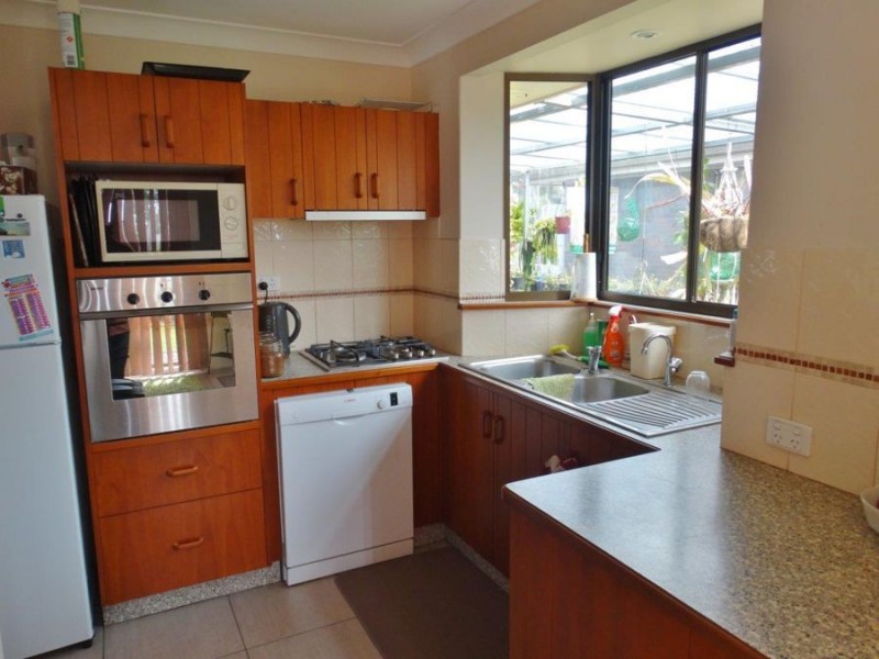 10 Wattle Street, Winfield QLD 4670