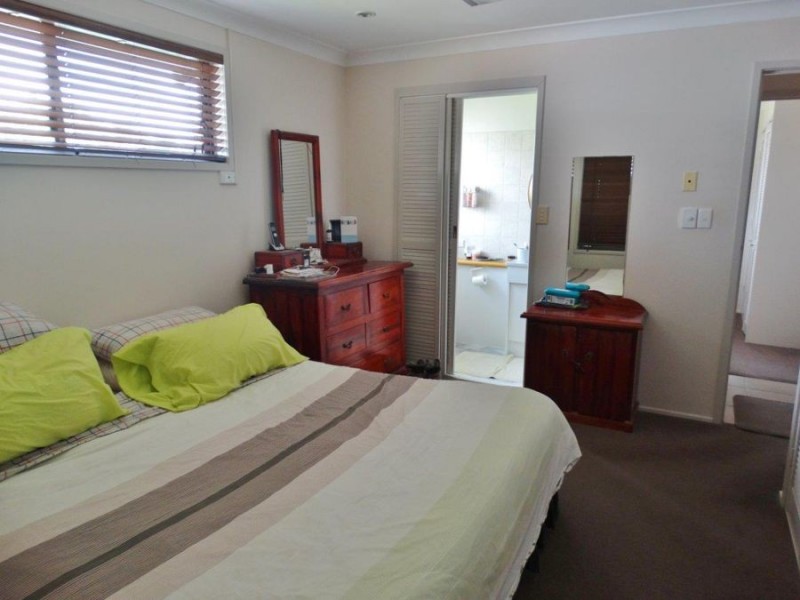 10 Wattle Street, Winfield QLD 4670