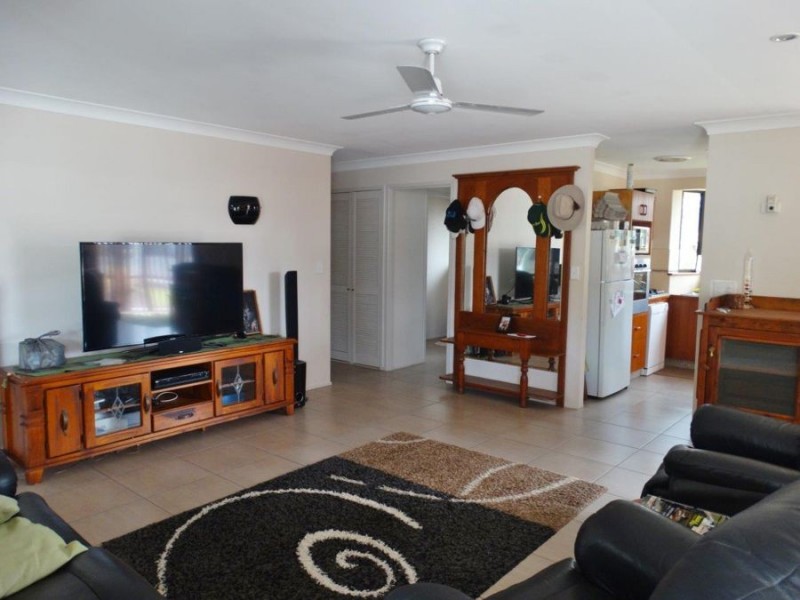 10 Wattle Street, Winfield QLD 4670