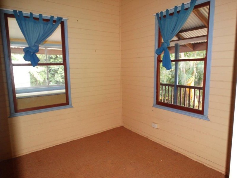 1030 Round Hill Road, Captain Creek QLD 4677