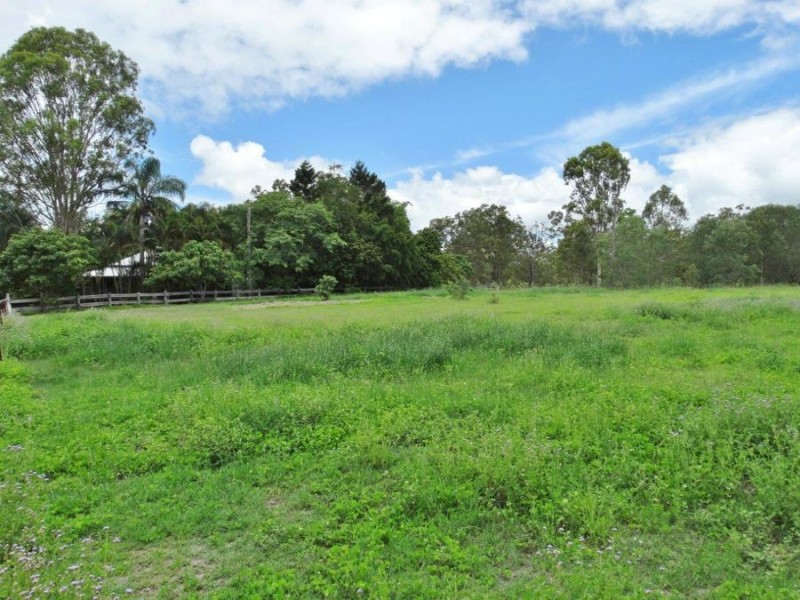 1030 Round Hill Road, Captain Creek QLD 4677