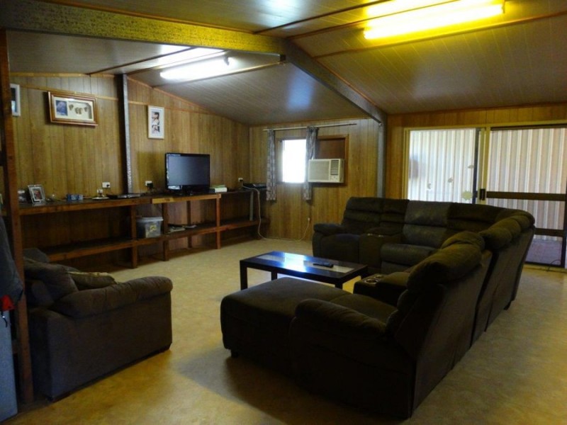 1833 Tableland Road, Mount Maria QLD 4674