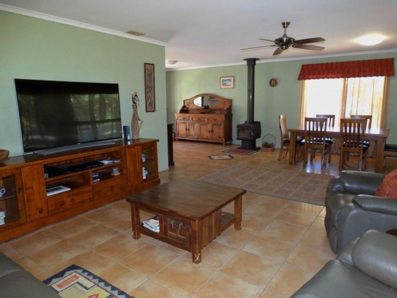 1272 Tableland Road, Mount Maria QLD 4674