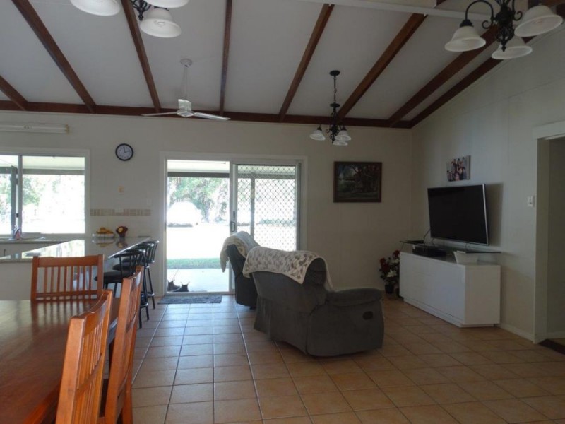 3537 Lowmead Road, Lowmead QLD 4676