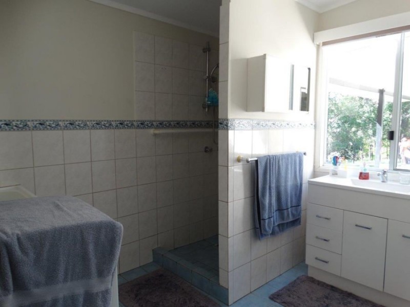 3537 Lowmead Road, Lowmead QLD 4676