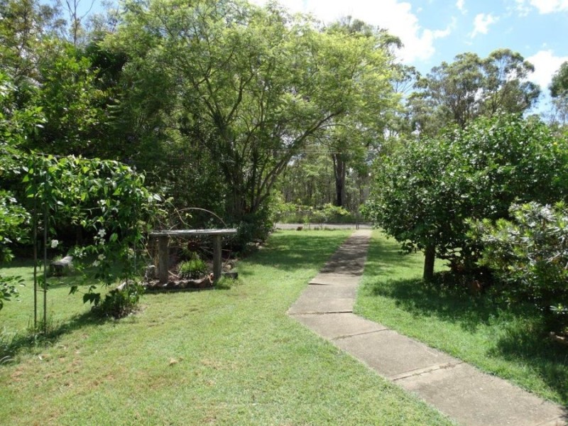 8 Maidments Road, Yandaran QLD 4673