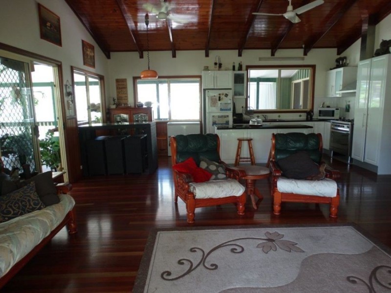 122 Muller Road, Baffle Creek QLD 4674