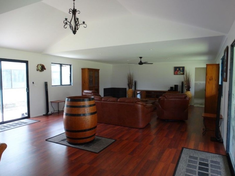 333 Muller Road, Baffle Creek QLD 4674