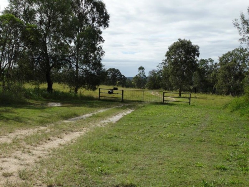 3727 Lowmead Road, Lowmead QLD 4676