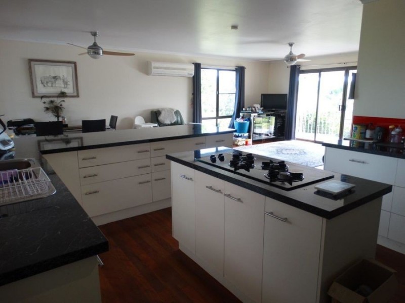 3727 Lowmead Road, Lowmead QLD 4676