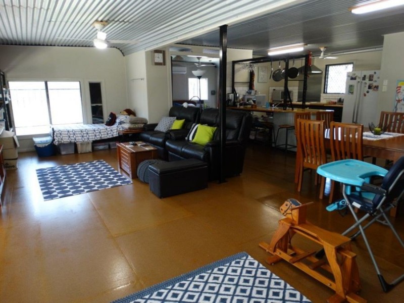 560 Matchbox road, Deepwater QLD 4674