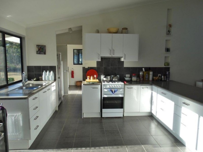 1079 Hills Road, Mount Maria QLD 4674