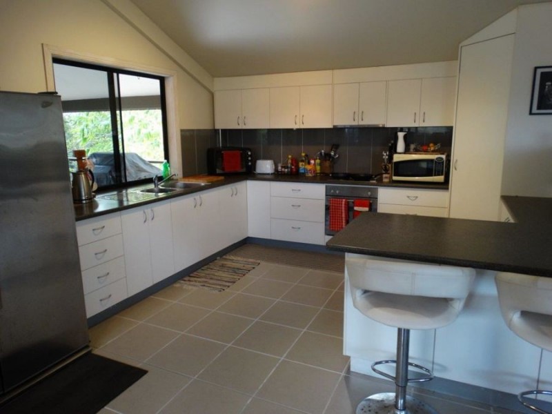 859 Ferry Road, Rosedale QLD 4674