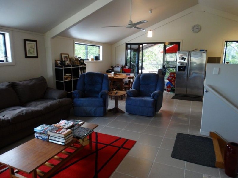 859 Ferry Road, Rosedale QLD 4674