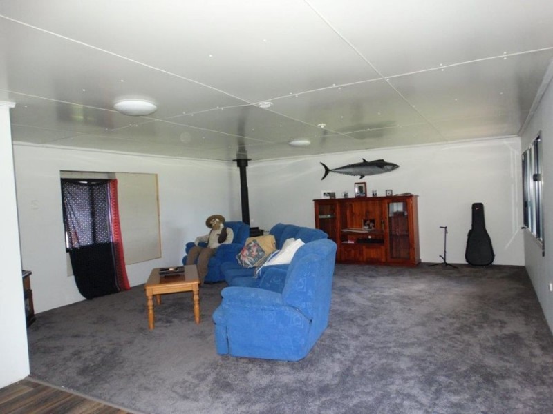 286 Matchbox Road, Deepwater QLD 4674