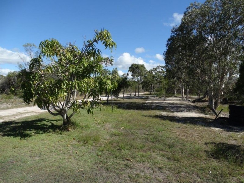 205 Lindy Drive, Rules Beach QLD 4674