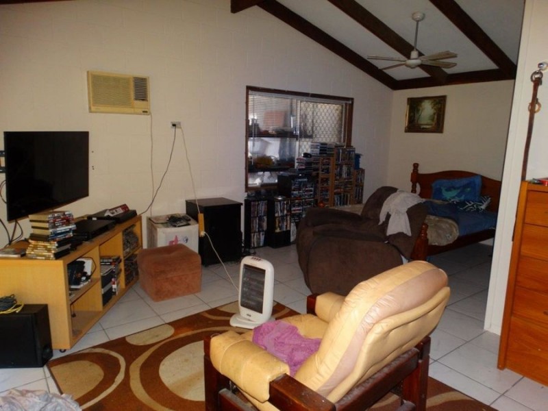 205 Lindy Drive, Rules Beach QLD 4674