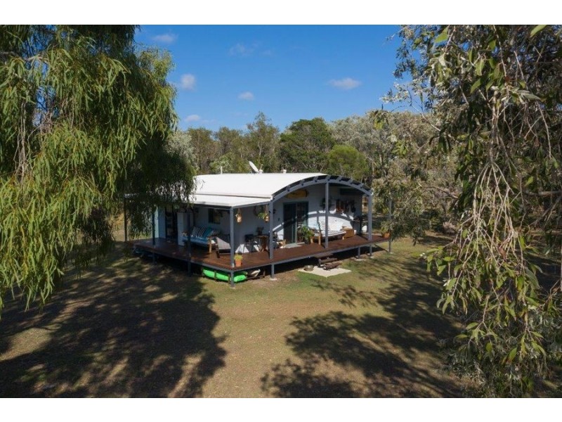 704 Fingerfield Road, Deepwater QLD 4674