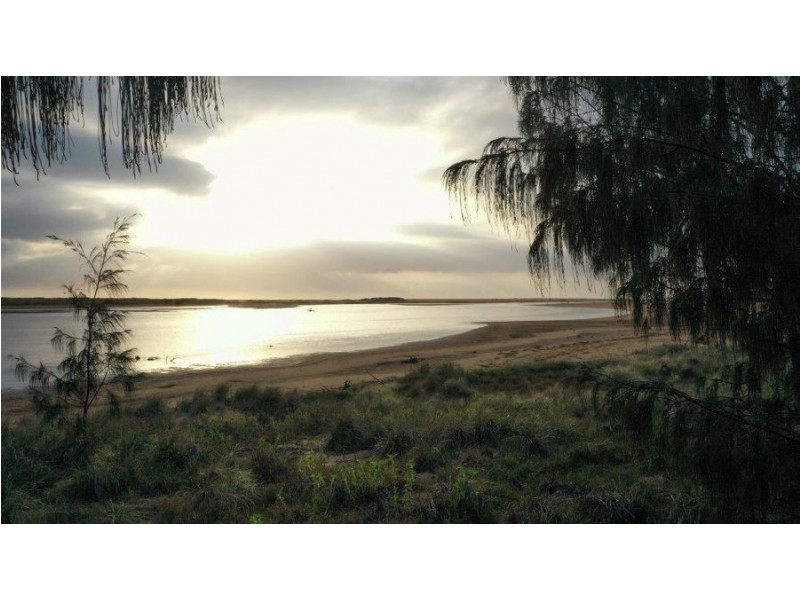 704 Fingerfield Road, Deepwater QLD 4674