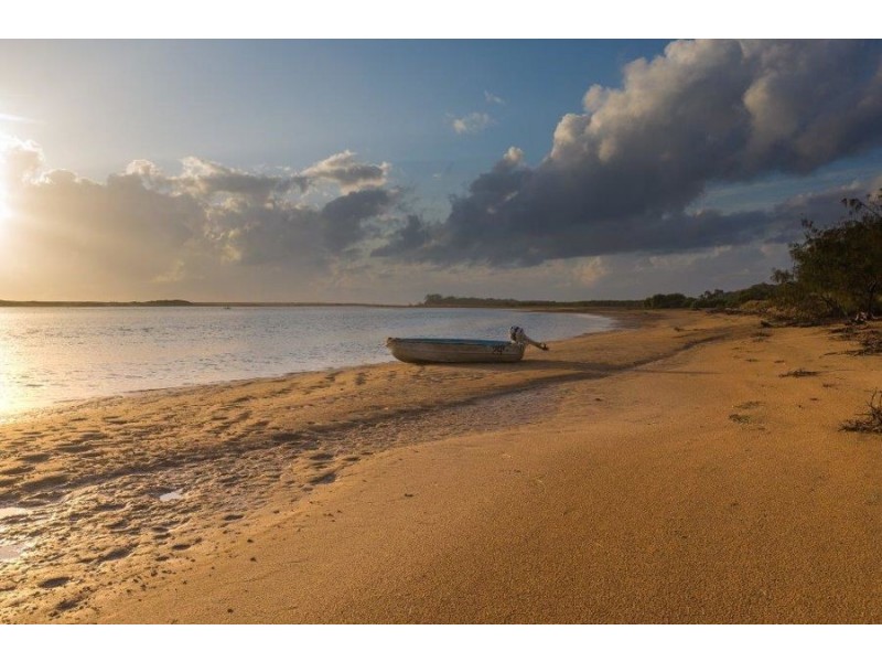 704 Fingerfield Road, Deepwater QLD 4674