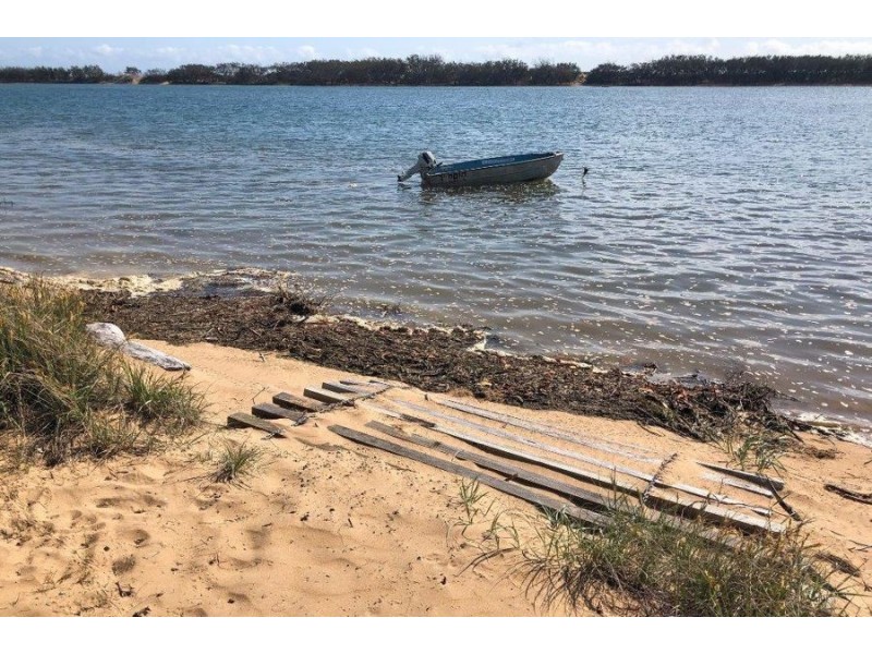 704 Fingerfield Road, Deepwater QLD 4674