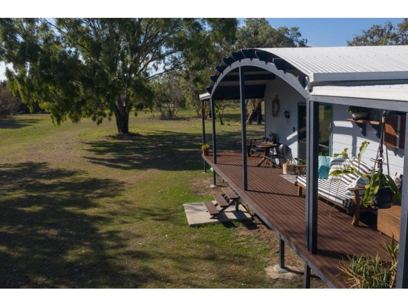 704 Fingerfield Road, Deepwater QLD 4674