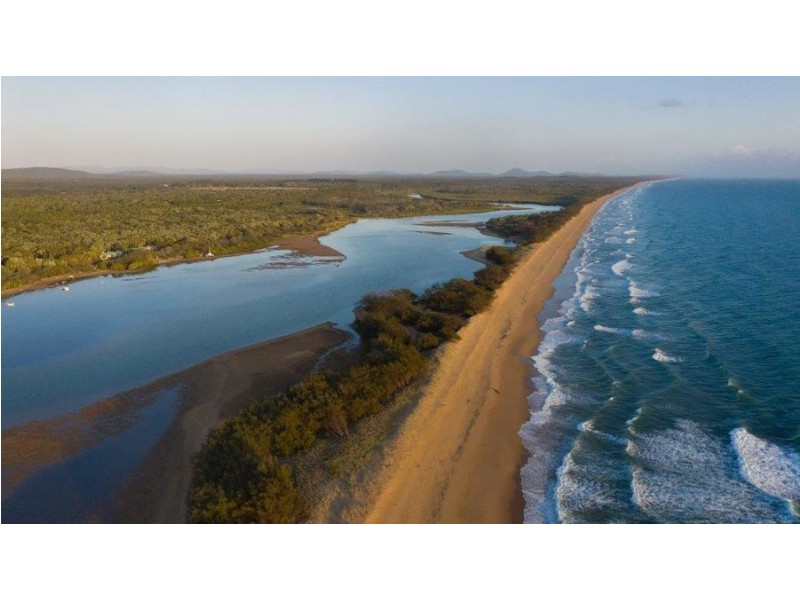 704 Fingerfield Road, Deepwater QLD 4674