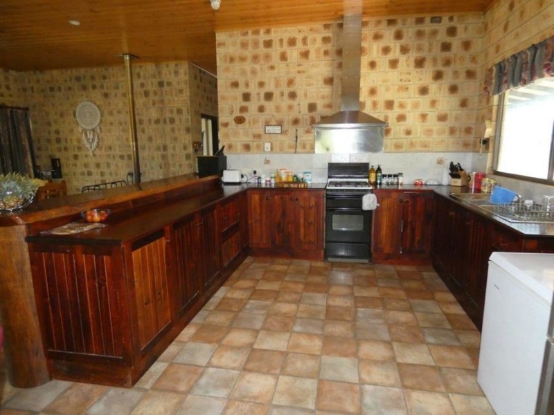 472 Matchbox Road, Deepwater QLD 4674