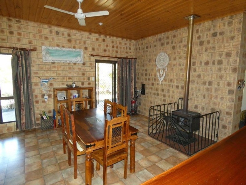 472 Matchbox Road, Deepwater QLD 4674