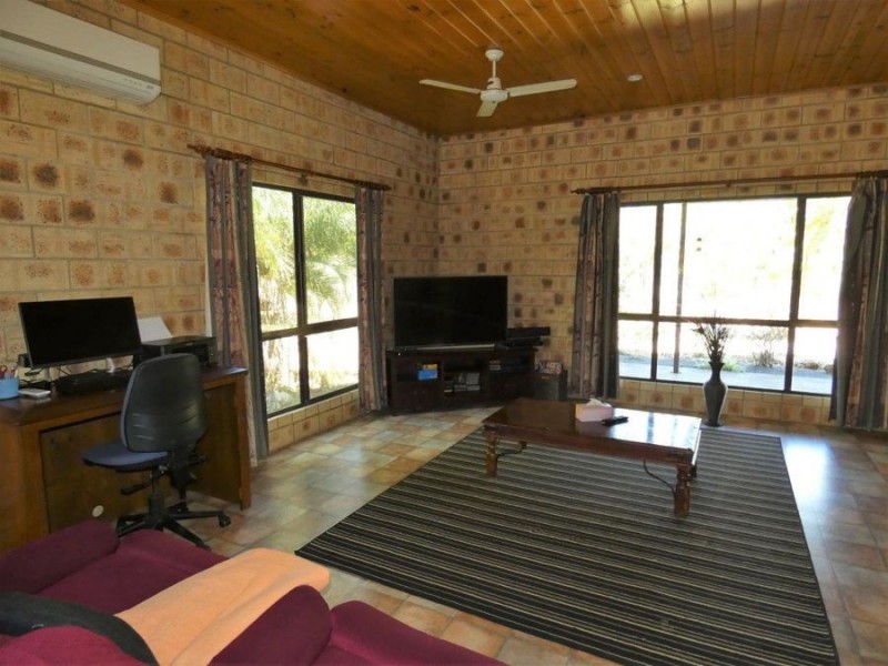 472 Matchbox Road, Deepwater QLD 4674