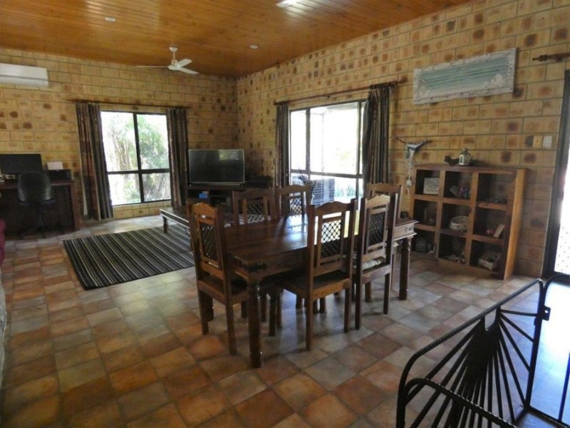 472 Matchbox Road, Deepwater QLD 4674