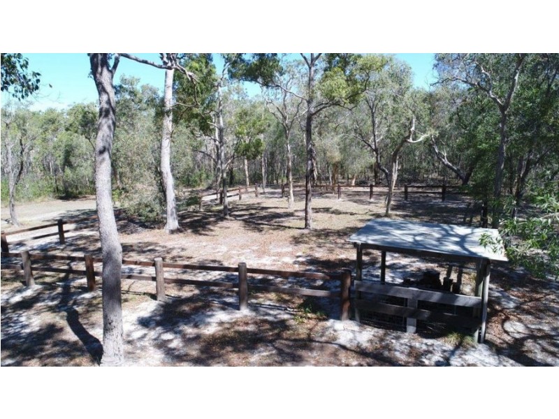 654 Pacific Dve, Deepwater QLD 4674