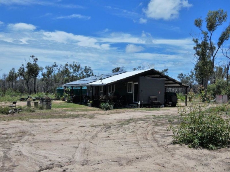 663 Matchbox Road, Deepwater QLD 4674