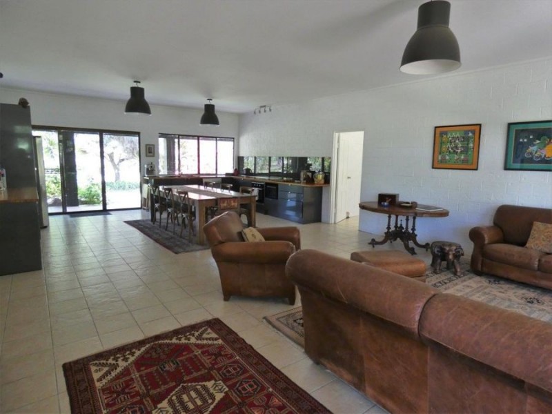 1347 Coast Road, Baffle Creek QLD 4674