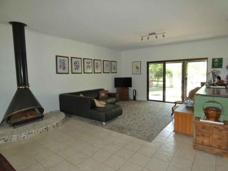 1347 Coast Road, Baffle Creek QLD 4674