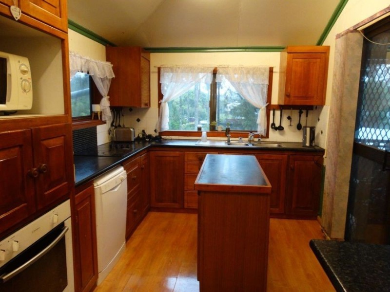 12 Chapman Street, Miriam Vale QLD 4677