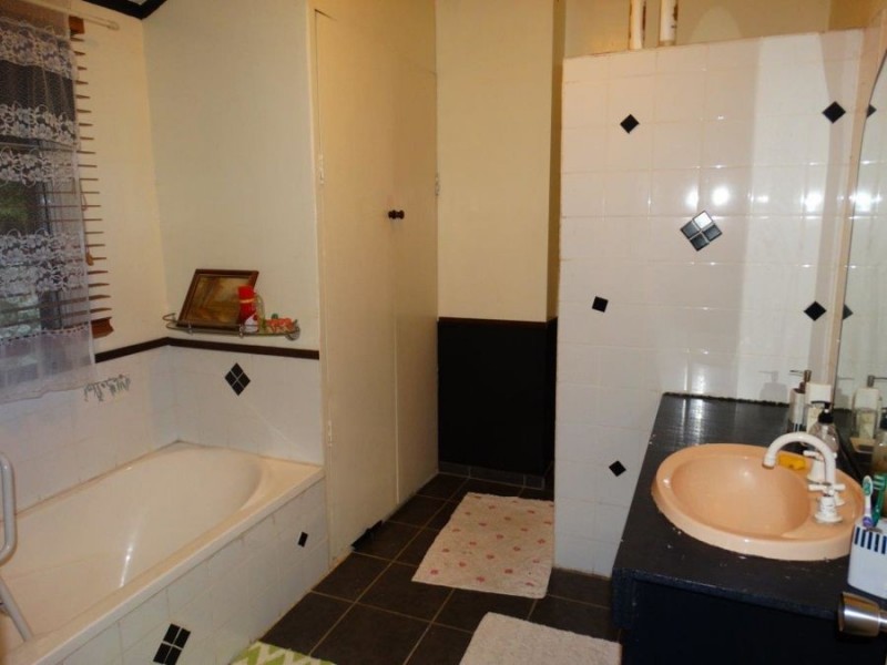 12 Chapman Street, Miriam Vale QLD 4677