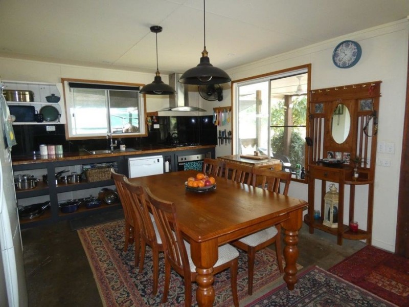 458 Clarke Road, Lowmead QLD 4676