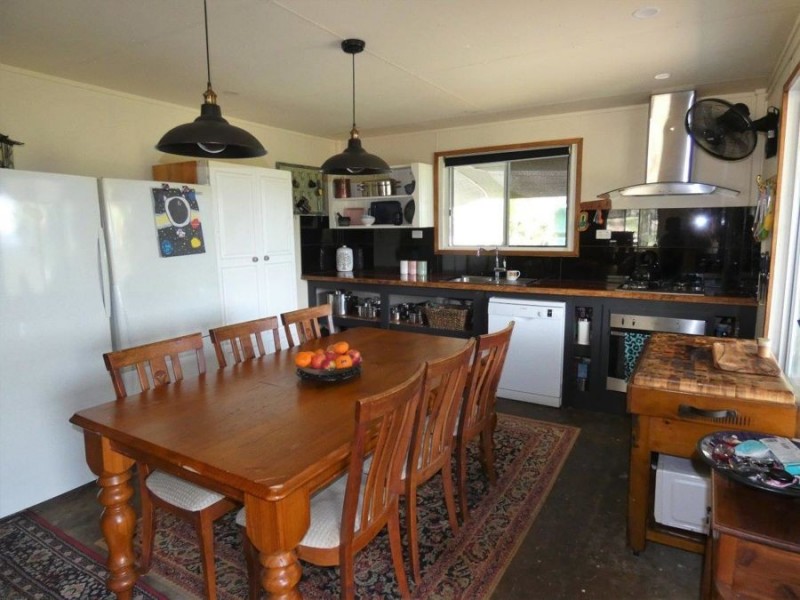 458 Clarke Road, Lowmead QLD 4676