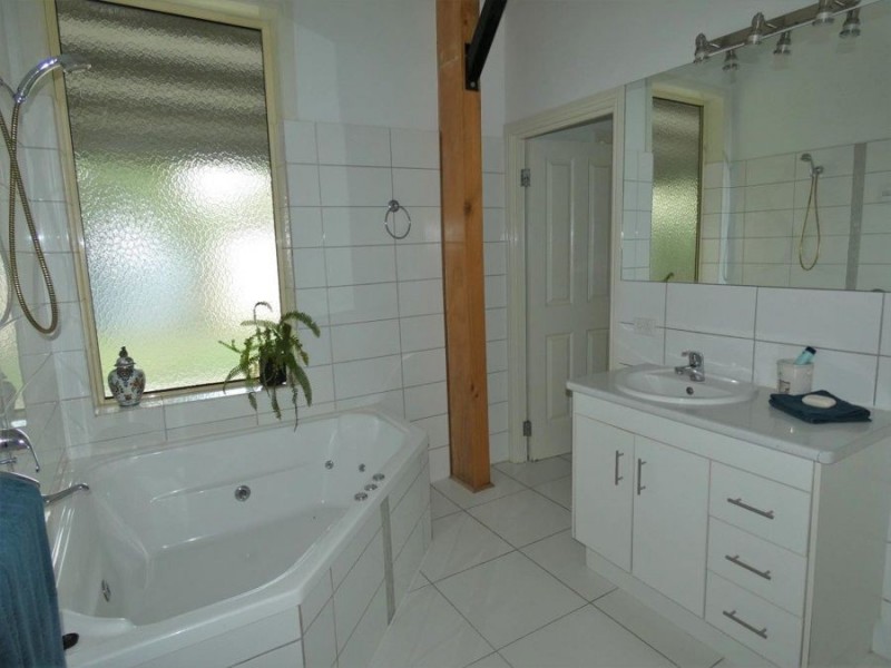 135 Newtons Road, Rosedale QLD 4674